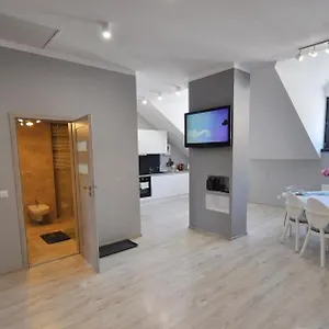 https://apartament-nad-kamienna.szklarskaporebahotels.net